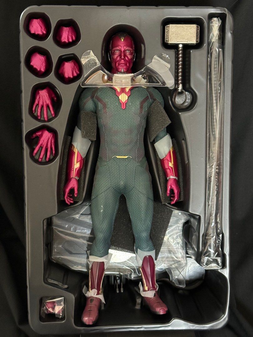 HOT TOYS AVENGERS: Age of Ultron Black Widow 1:6 Action Figure