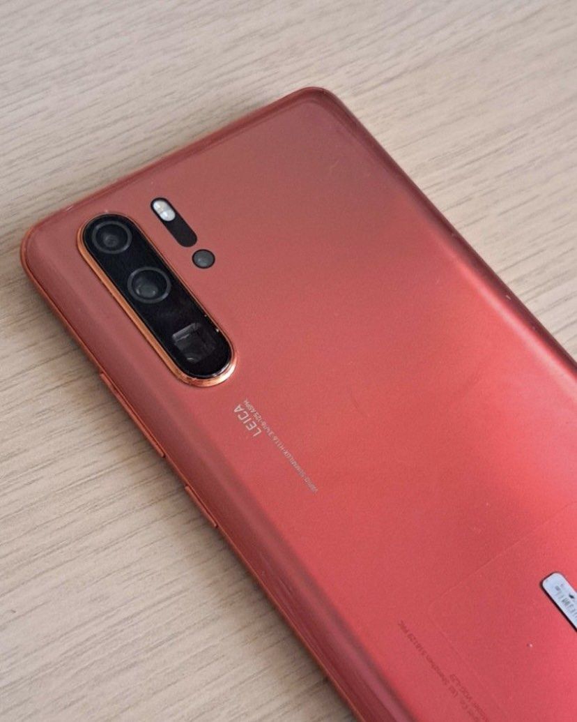 Huawei P30 Pro, 512GB, Negotiable (Category: Huawei) located in Pasay City. Submitted by kaiatingsu (Listing ID 1302163358, Image 1). Description: — Huawei P30 Pro — 512 GB — has a small crack on the bottom right and minor scratches, but no other flaws — good condition — negotiable price — metro manila meet up.