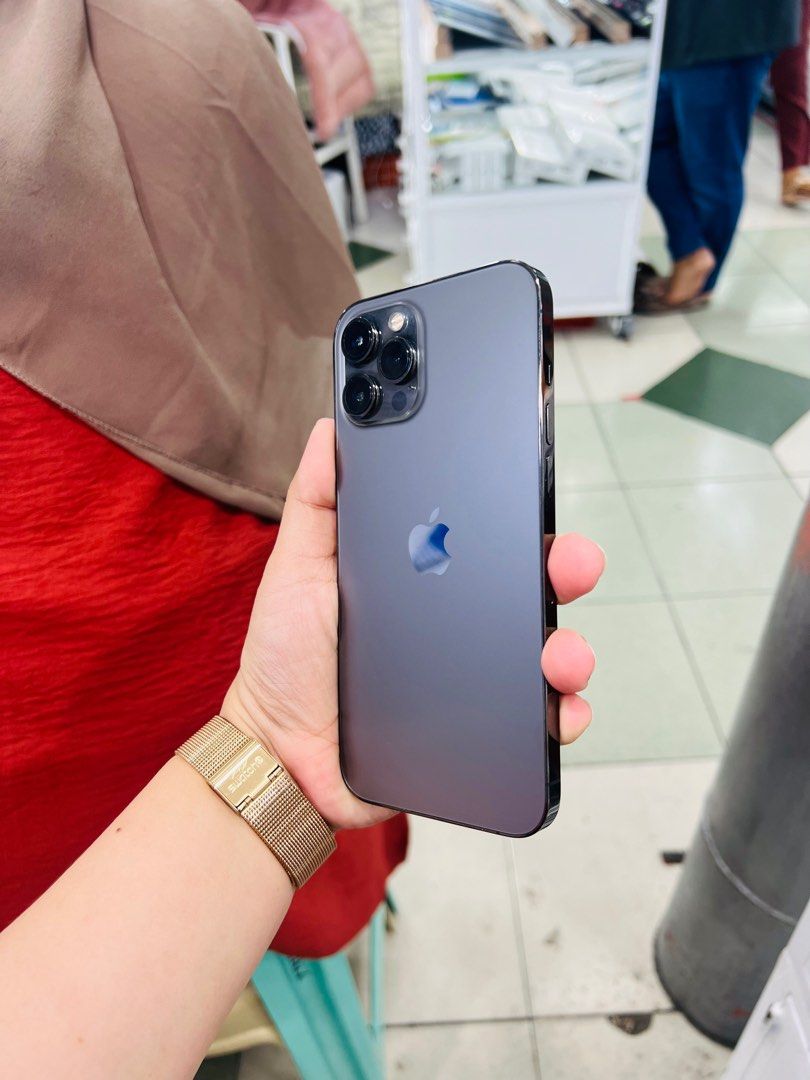 Iphone 12 Pro Max 128gb Dualsim 95% batt FU (Category: iPhone 12 Series) located in San Juan City. Submitted by javedsgadgetshop (Listing ID 1302044574, Image 2). Description: OPEN FOR INSTALLMENT VIA CREDIT CARD/GGIVES & SWAP/TRADE-IN! WE BUY AND SELL ( ANYKINDS OF UNIT BINIBILI PO NAMIN)! PTPA : Padelete po f bawal Read ❗️Onhand ‼️ Iphone 12promax •128gb •HK Variant •96% batt health •Factory Unlock •95% Smoothness •No hidden issue | No Repaired