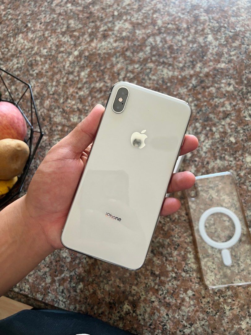 Iphone xs max 256gb (Category: iPhone X Series) located in Quezon City. Submitted by tyler8. (Listing ID 1302051140, Image 2). Description: Iphone xs max 256gb Factory unlocked 12,500 Working truetone & faceid No icloud issue Check all you want upon meetup rfs: Not using anymore Meetup loc: Marikina nearby- Cubao area. .
