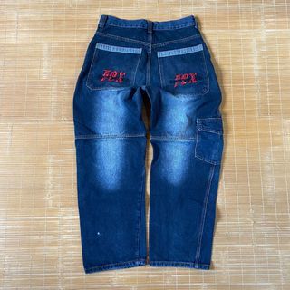 ITEM NAME: FOX SPORTS JORTS PANTS  SIZE: 32 WAIST  CONDITION: VGOOD CLRTE: 9.5/10 MEASUREMENT: 32 WAIST, 42 LENGTH, 10 INCHES LEG OPENING  ISSUE STITCHING, SEE PHOTOS   M- ₱699 PM FOR MORE DETAILS ✨