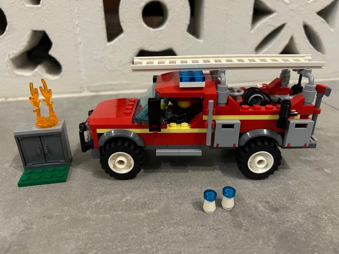 Lego 60231 Fire Chief Response Truck