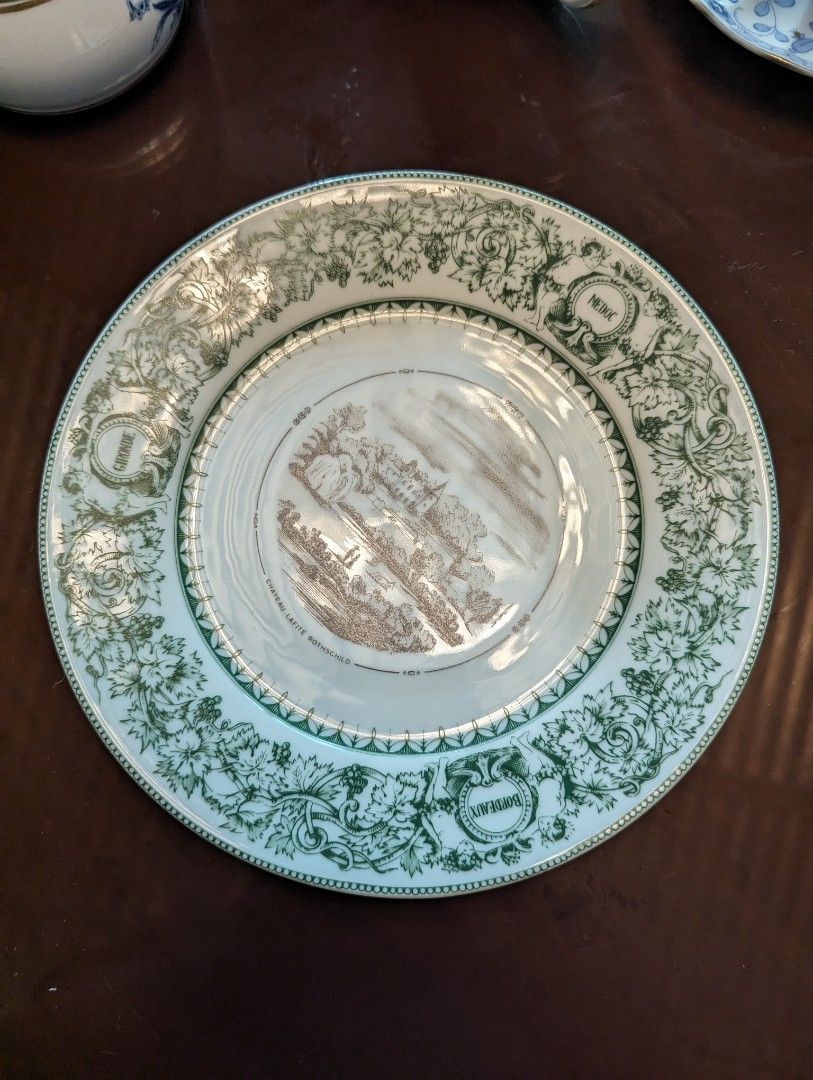 Limoges france display plate (Category: Dinnerware & Cutlery) located in Midsayap. Submitted by Pandabearstore (Listing ID 1302214662, Image 1). Description: .