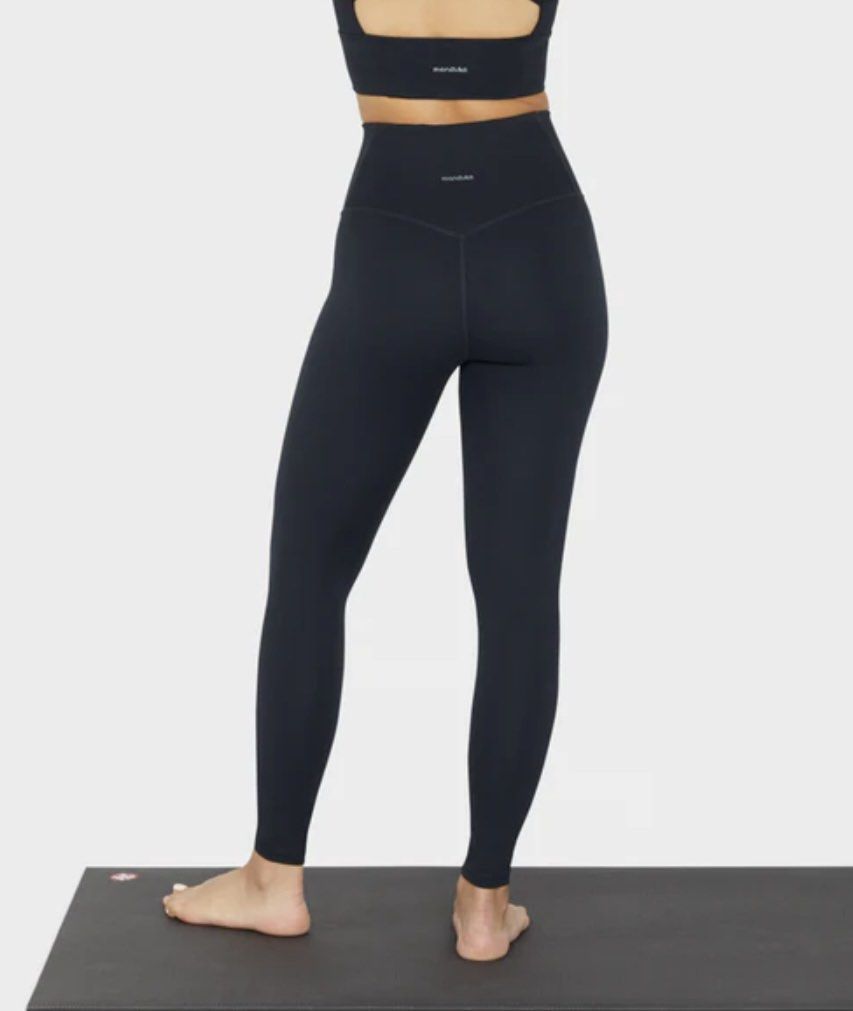 Manduka yoga wear online