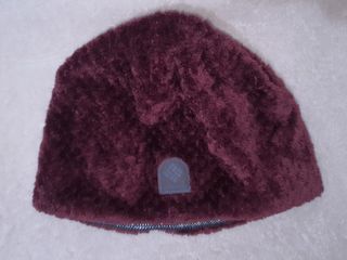 Missy's COLUMBIA Fire Side Hat | Unisex Burgundy Beanie | Men - Women Bonnet