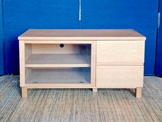Muji Tv Stand
36”L x 16”W x 18”H
Php 6200

Solid wood
1 pulldown glass door
2 pullout drawers
