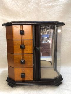 Musical Jewelry Cabinet - Japan
