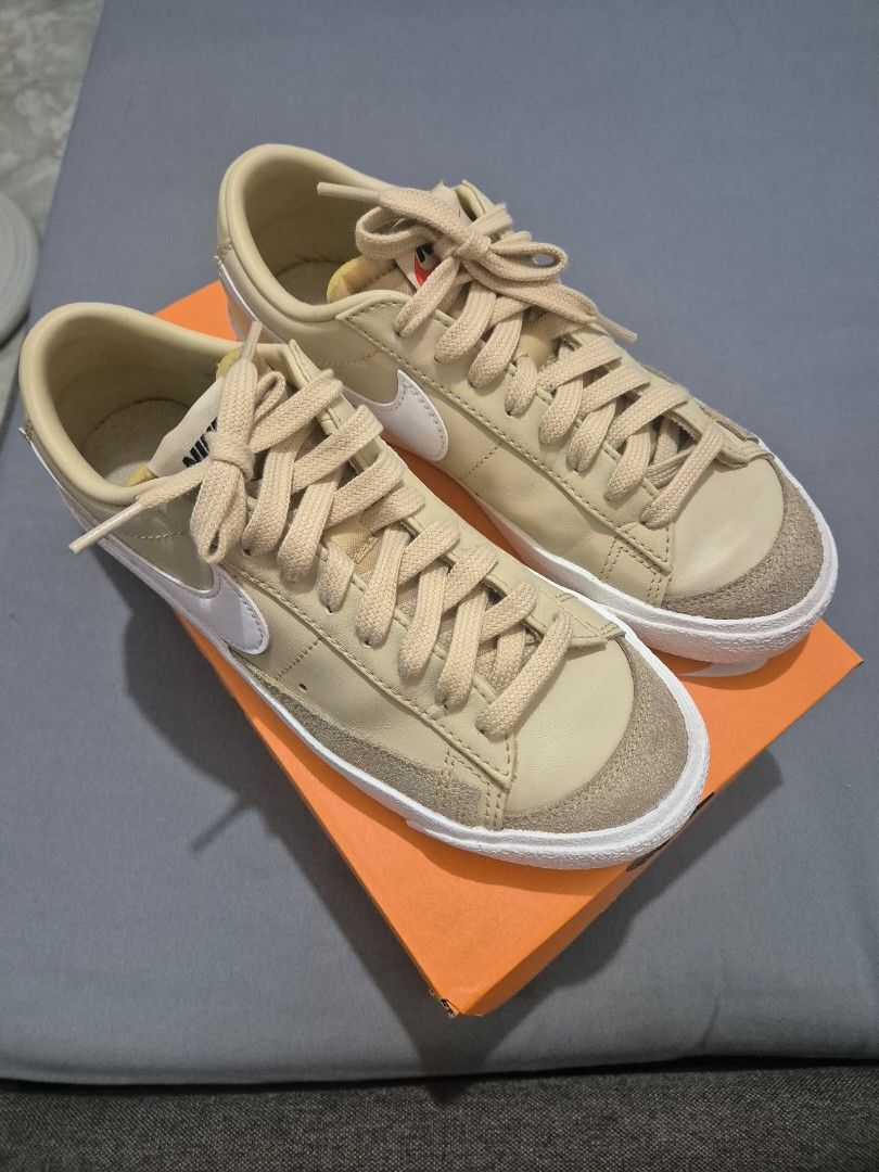 nike blazer low womens gold