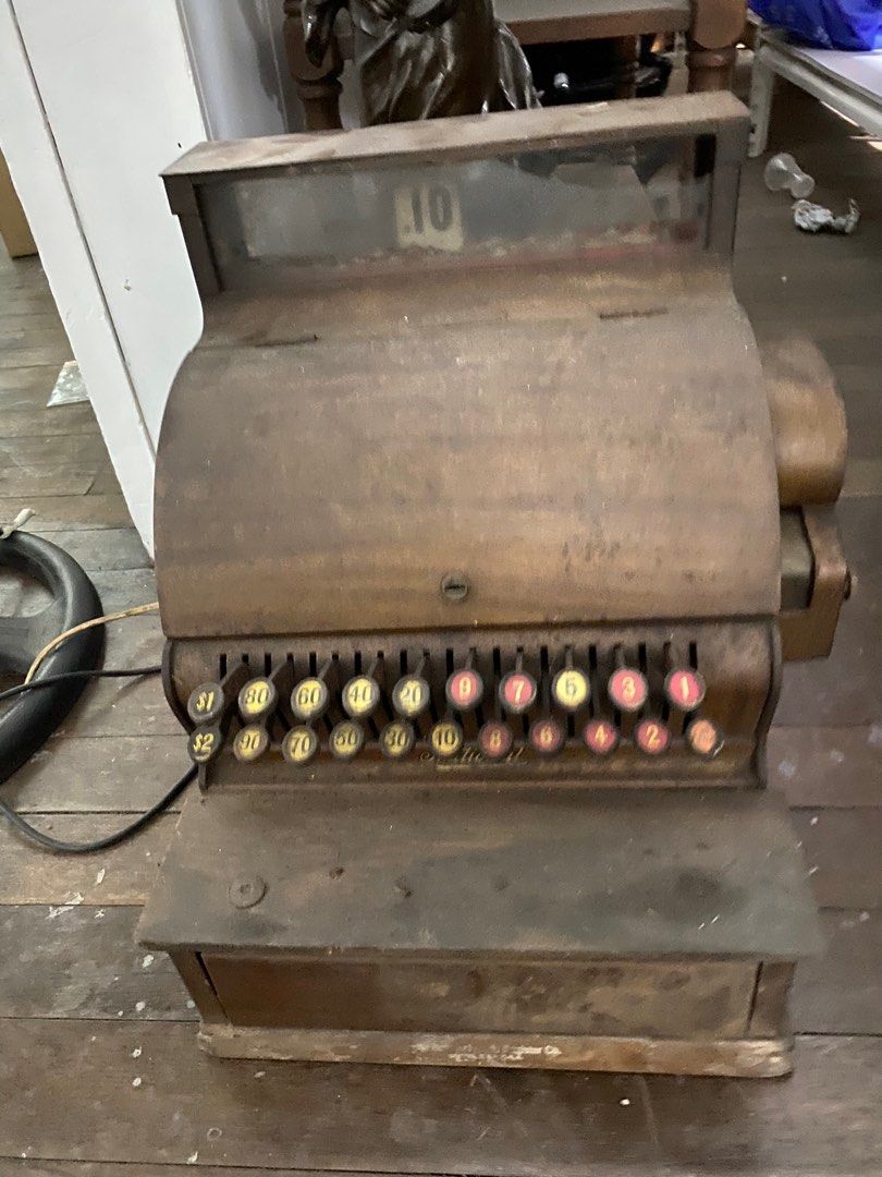 Old Cash Register (Category: Office & Business Technology) located in Quezon City. Submitted by yumiramirez (Listing ID 1302095336, Image 1). Description: Old Cash Register .