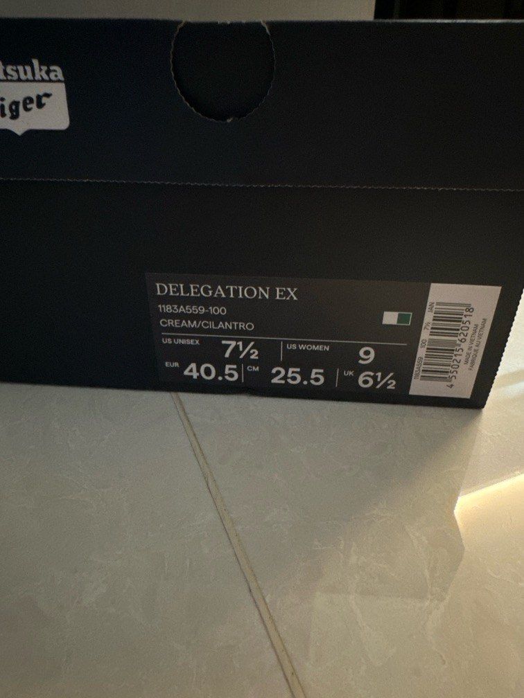 onitsuka tiger shoes (Category: Sneakers) located in Singapore. Submitted by m1lkyyy (Listing ID 1302172933, Image 2). Description: wore once.