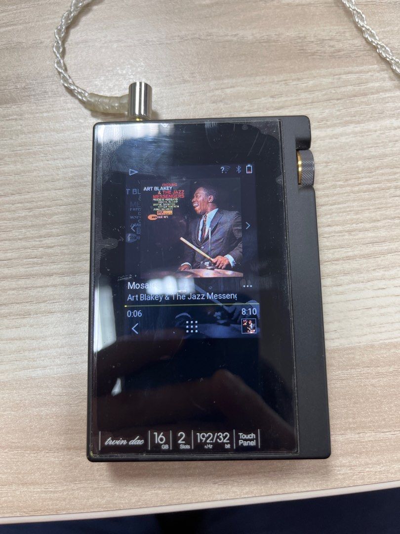 Onkyo DP-X1 DAP player and Final Audio F4100 with balanced cable62863086045441112