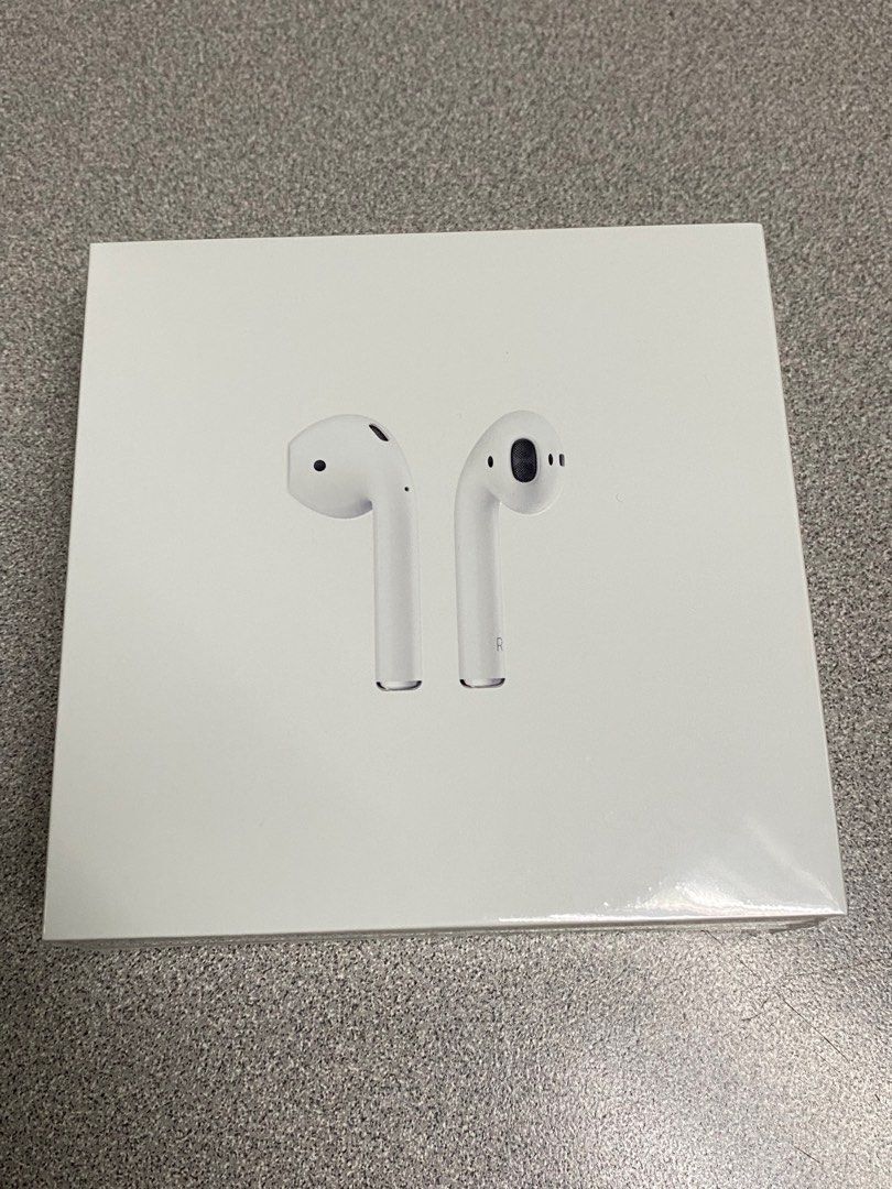 Original Apple Airpods (2nd gen) with Charging Case (Category: Earphones) located in Baguio. Submitted by yumililly (Listing ID 1302133623, Image 1). Description: Brand new (sealed) Nadoble lang po ng order from Sh0pee Mall (ngayong araw lang din dumating).