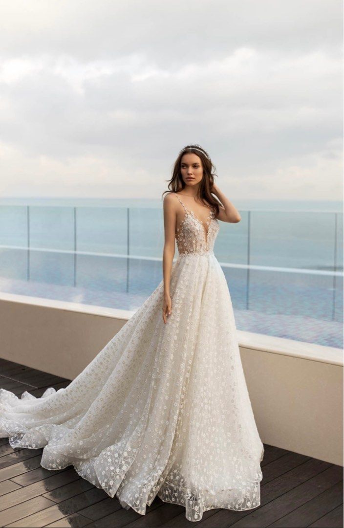 Pollardi Fashion Group Airiness Wedding Gown, Women's Fashion, Dresses &  Sets, Dresses on Carousell