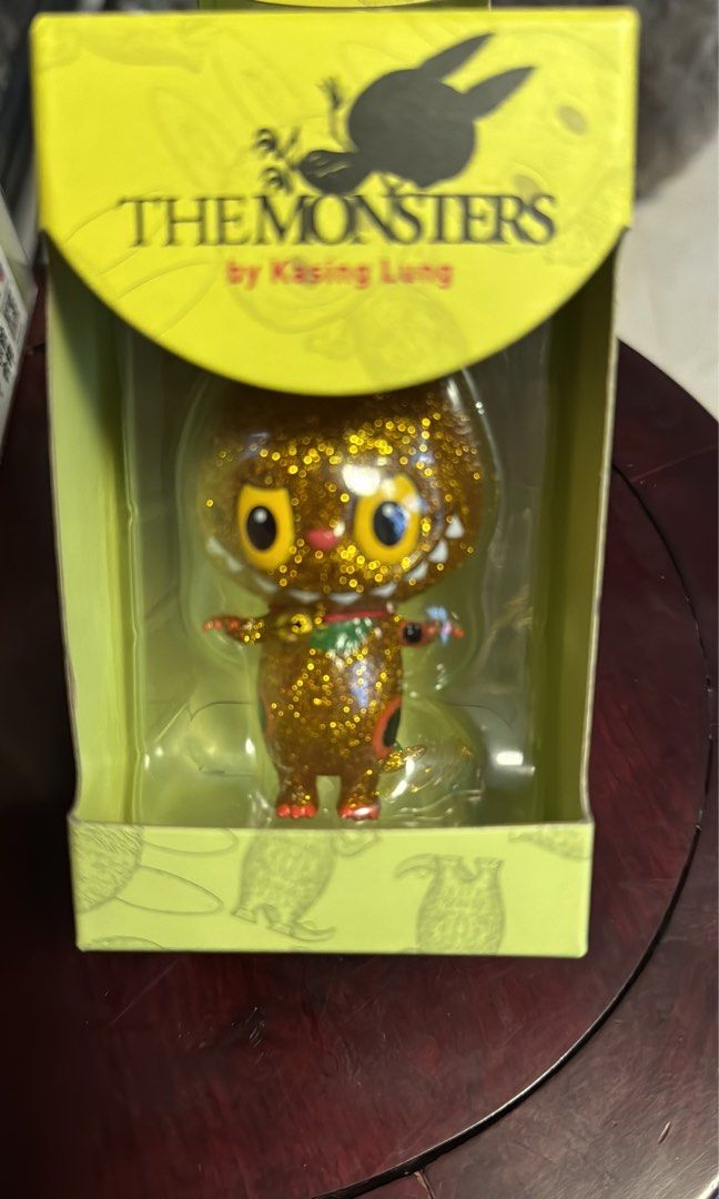 POPMART ZIMOMO GOLD MANEKI NEKO GLOW IN THE DARK, Hobbies