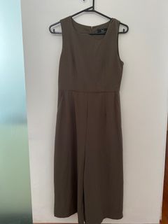 (Category: ) located in . Submitted by shu.wardrobe (Listing ID 1302048239, Image 1). Description: .