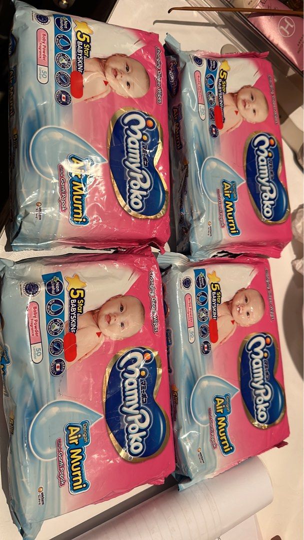 Tissue basah wipes mamypoko air murni baby powder fragrance 50