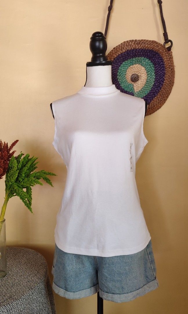 Uniqlo Highneck Sleeveless Top, Women's Fashion, Tops, Sleeveless on