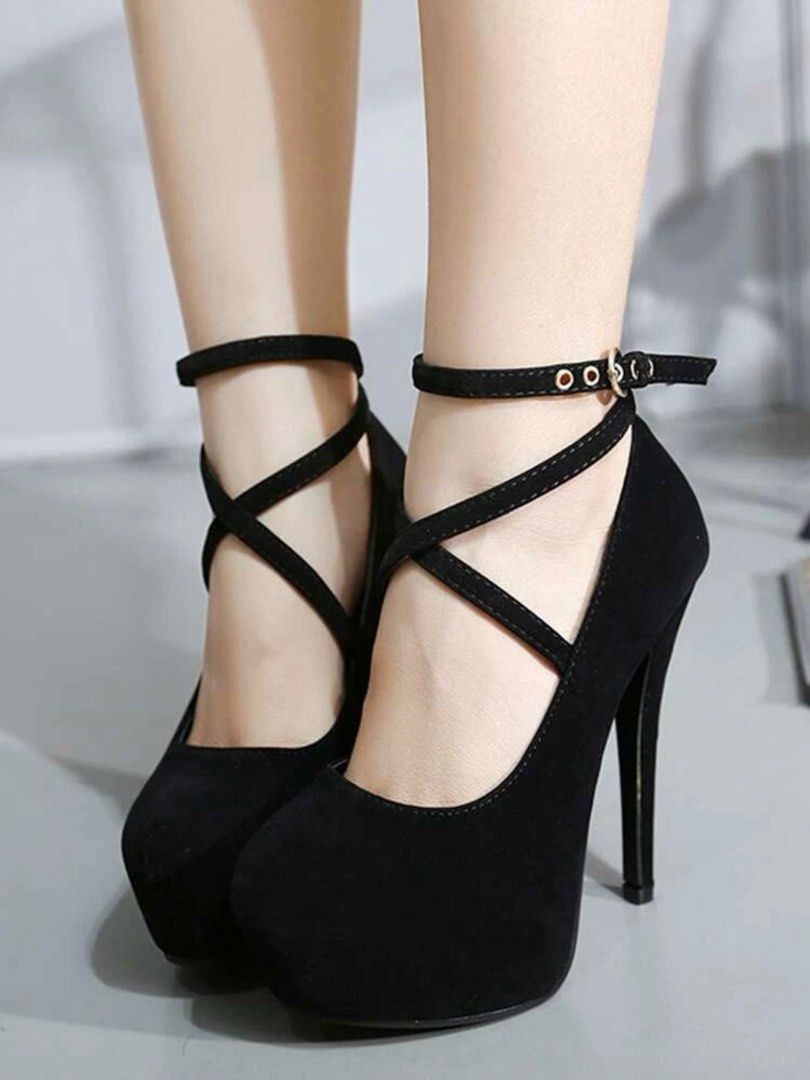 Cross strap pumps clearance
