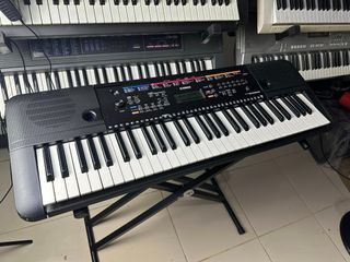 Yamaha PSR-E263 Keyboard Piano Organ 61-Key Portable Keyboard