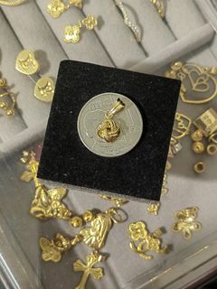 18k Saudi Gold Knot Pendant