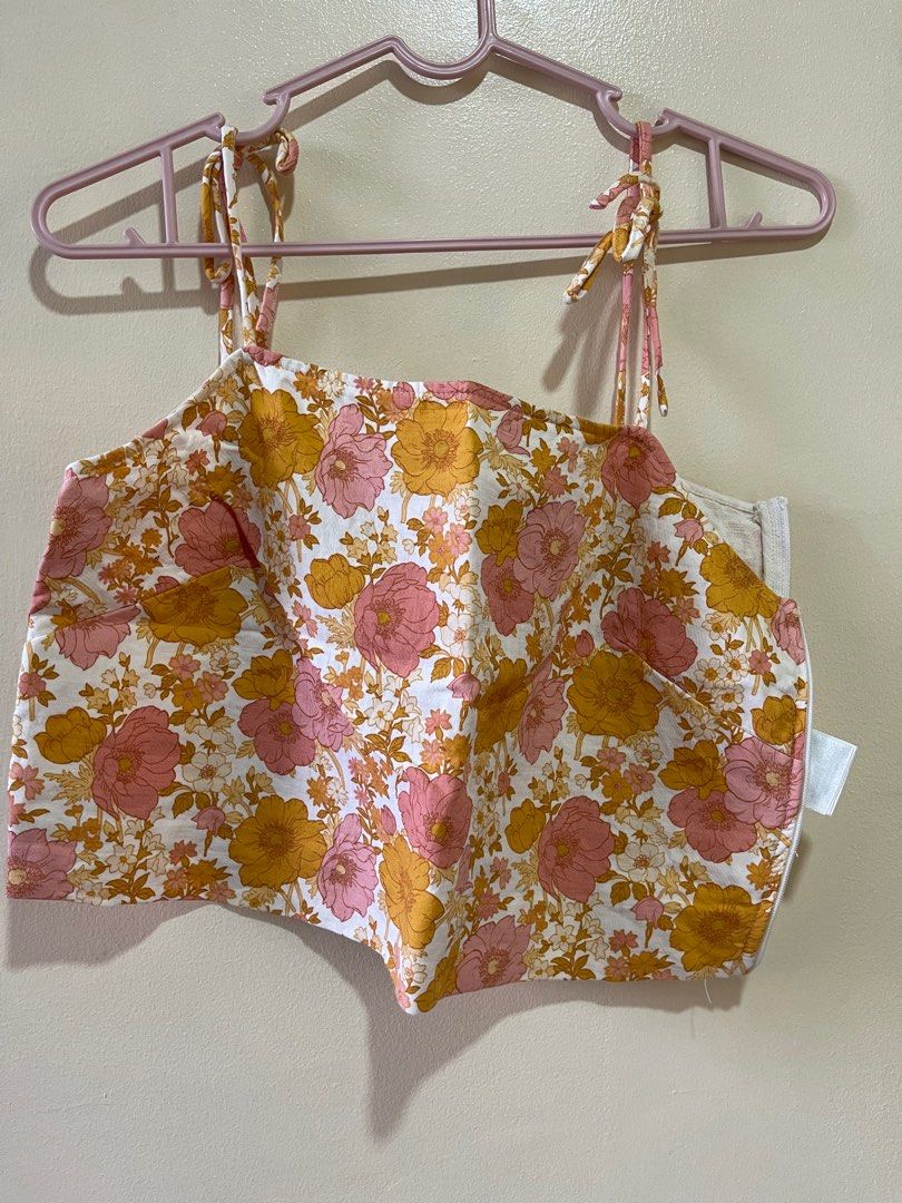& other stories strappy crop top (Category: Sleeveless) located in Talisay. Submitted by lechawisk (Listing ID 1302293790, Image 2). Description: Used once Like new Altered to 36.