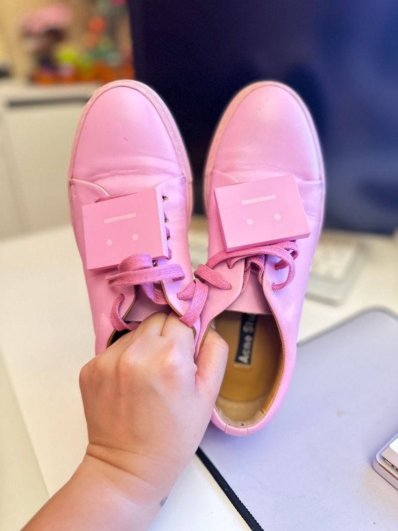 Acne Studios Adriana Plaque-detailed Leather Sneakers In Pink (Category: Sneakers) located in Paranaque City. Submitted by knnmrcl (Listing ID 1302351886, Image 3). Description: Acne Studios Adriana Plaque-detailed Leather Sneakers In Pink Original Price: $350 RFS: so many shoes MOP: gash/bpi/security bank, COD For shipping / pickup only, buyer to arrange shipping and shoulder fee. EU 38 Women’s For shipping / pickup only, buyer to arrange shippi