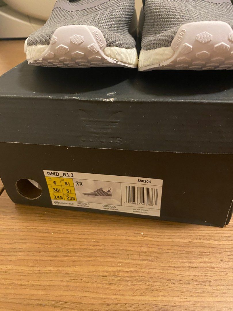 Adidas NMD R1 J size US 6 kids