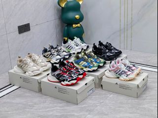 adidas Yeezy  男女款 Collection item 2