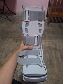 Airboot Cast