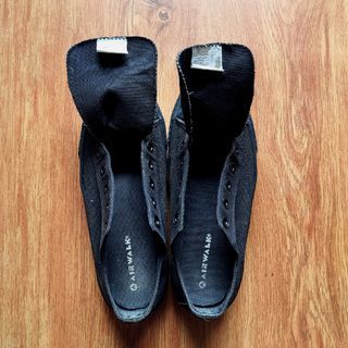 Airwalk low cut rubber shoes
