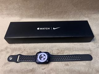 Apple Watch Series 7 45mm 87% Batt Nike Edition Complete