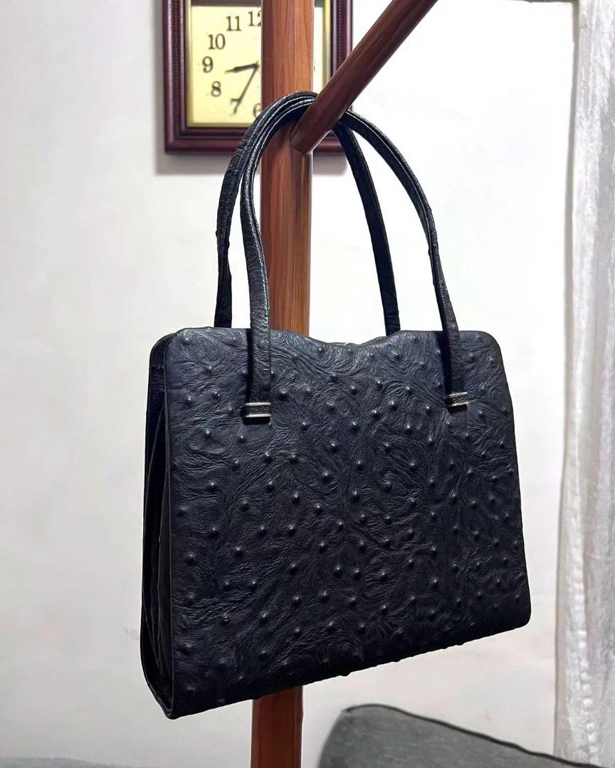 Authentic Ostrich Leather Hand Bag 5H250040 (Category: Luxury Bags & Wallets) located in Quezon City. Submitted by nnncorner (Listing ID 1302227854, Image 2). Description: Authentic Ostrich Leather Hand Bag 5H250040 Original from Japan Kisslock closure 3,000.