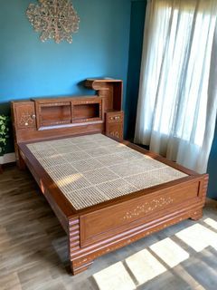 BEAUTIFUL  DOUBLE SIZE BED - SOLID NARRA WOOD  (NEWLY SOLIHIYA)