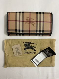 BNEW Burberry Continental Wallet Long