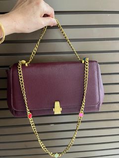 (Category: ) located in . Submitted by thriftbytiya (Listing ID 1302290089, Image 1). Description: .