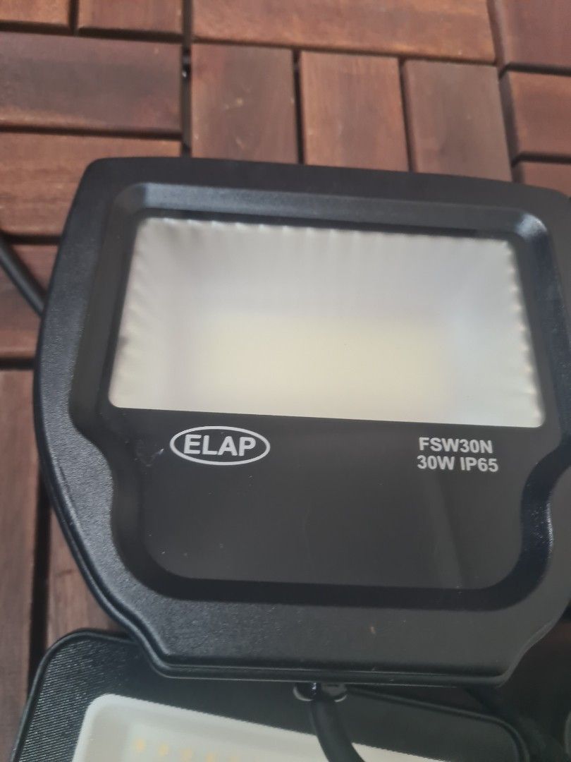 Bundle Spotlight (Category: Lighting & Studio Equipment) located in Singapore. Submitted by shockwave78 (Listing ID 1302264641, Image 2). Description: Selling working condition warm white spotlight for sale.Only selling in bulk only & collection at my place due to heavy..