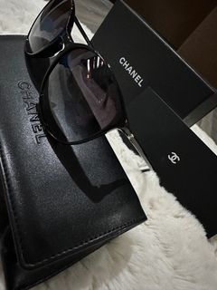 Chanel sunglasses authentic complete
