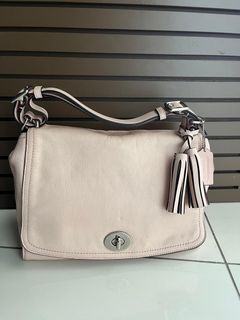 (Category: ) located in . Submitted by thriftbytiya (Listing ID 1302262501, Image 1). Description: .