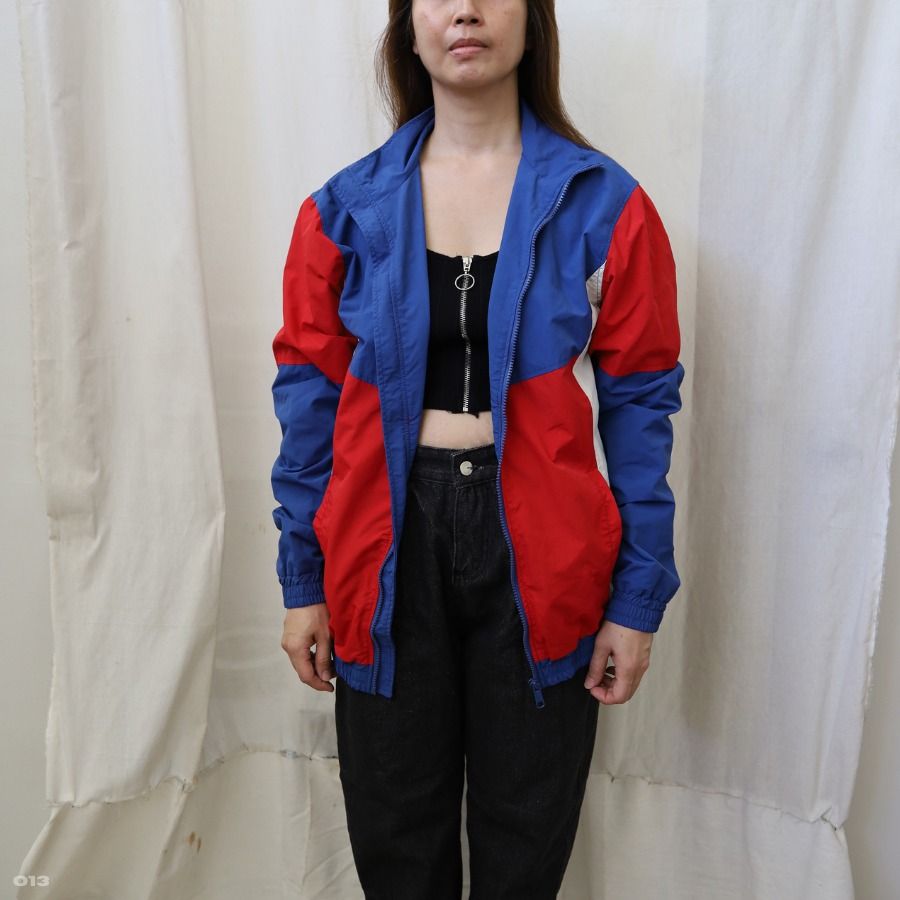 Cotton On Retro Windbreaker Jacket Women s Fashion Coats Jackets and Outerwear on Carousell