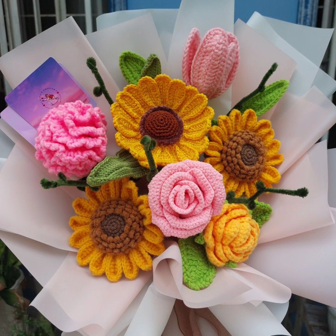 Crochet Flower Bouquet Big size (Category: Flowers & Bouquets) located in Manila. Submitted by eleirasc205 (Listing ID 1302288653, Image 3). Description: 3 Sunflowers 2 Roses 1 Carnation 1 Tulip Made to order 1 week lead time Location: Valenzuela Mop: G cash and Chinabank transfer Mod: JRS, J&T, and Lalamove ships nationwide.