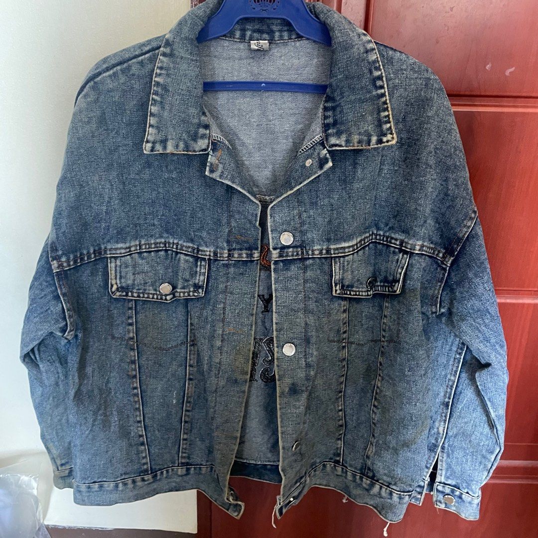 denim jacket embroidered (Category: Coats, Jackets and Outerwear) located in Cebu City. Submitted by letsdeeeeclutter (Listing ID 1302255931, Image 3). Description: oversized.