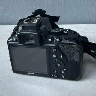 DSLR Camera Very smooth Nikon d3500 Dslr with Nikon 18-55mm Lens / Shop Warranty