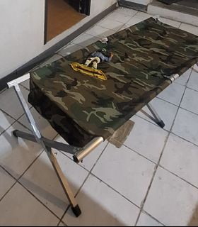 Folding Bed: heavy duty aluminum  (camouflage)