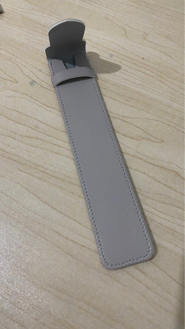 FREE Pouch/Case for Apple Pencil/Stylus (Category: Cases & Sleeves) located in Mandaluyong City. Submitted by mikoysss (Listing ID 1302369495, Image 3). Description: Free if you buy at least 2 items in my listing for their prices posted not lower than 100. If not, get it for 70. Never been used..