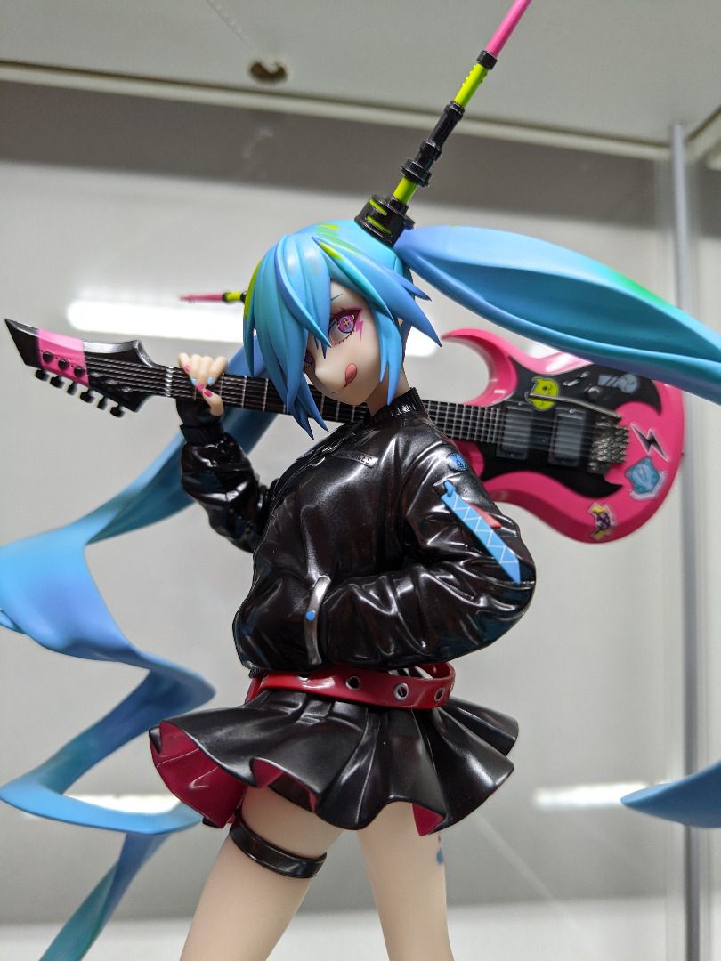 Hatsune Miku 1/7 LAM Rock Ver. Scale Anime Figure (Stronger), Hobbies ...
