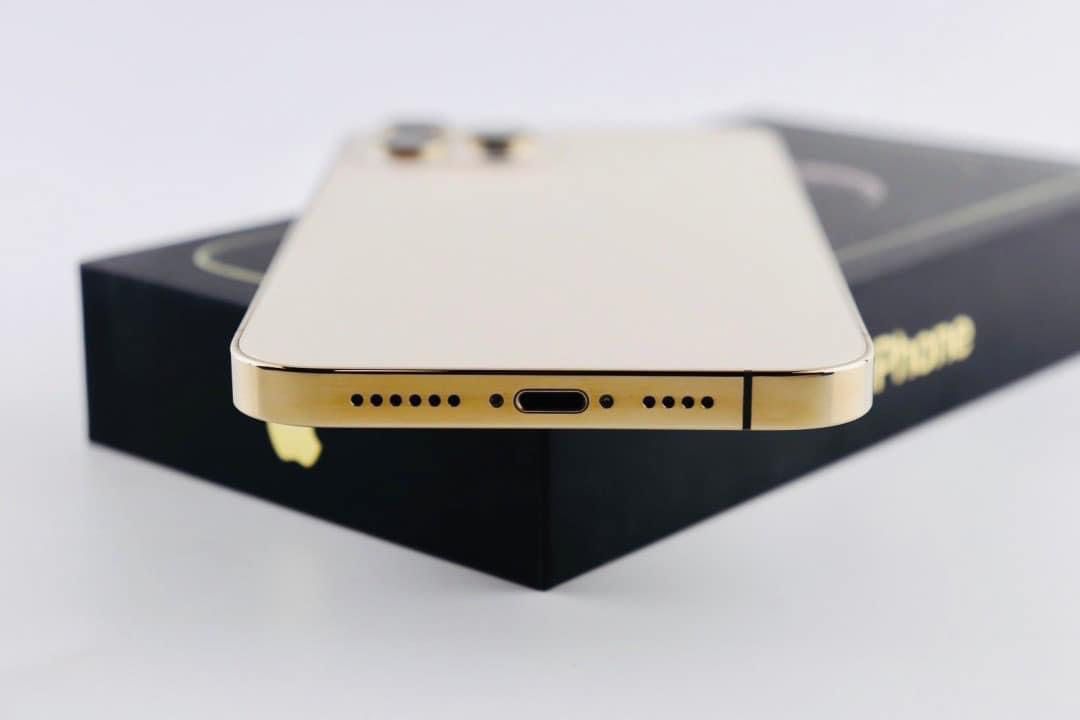 iPhone 12Promax 256gb (Category: iPhone 12 Series) located in Manila. Submitted by TekiCashGadgetsph (Listing ID 1302277041, Image 2). Description: (FU) Open-line, any sim working (worldwide) - Guaranteed original iPhone not fake/copy accessories with box Secondhand Good as new not abused! Presentable •Original Lcd • no issue hidden issues • no apple id / iCloud id • Good batthealth • Good cam front/back • Good Performance • Good face id • Good u