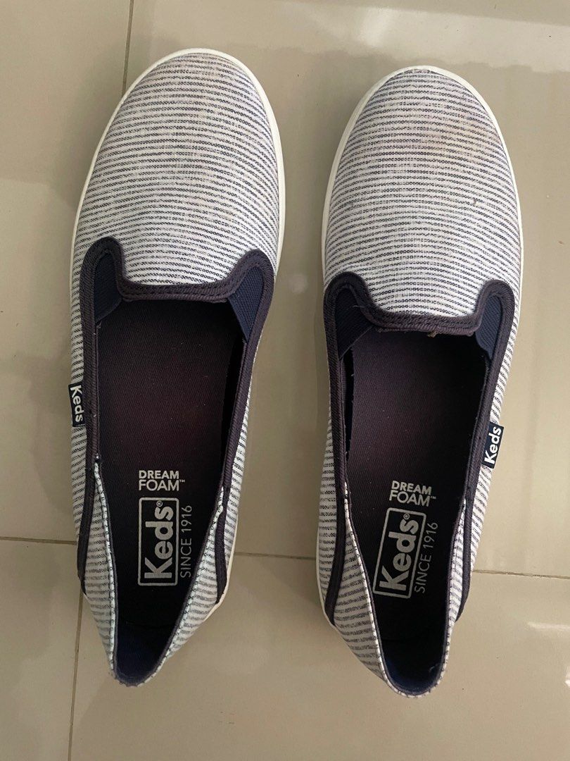 Keds Sneakers (900 for two pairs) (Category: Sneakers) located in Gapan. Submitted by anitsirc19 (Listing ID 1302218180, Image 2). Description: ❗️Original Keds ❗️Size: US 5 ❗️May Stains po yung kulay blue, twice lang nagamit ❗️Yung white medyo madumi lang, pero wlang stains RFS: Decluterring ❗️Please manage your expectation .