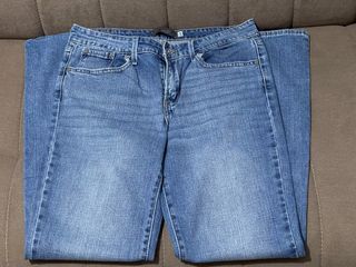 Levi’s Straight Cut Jeans
