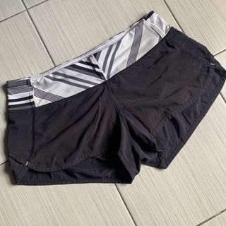 Lululemon printed waistband size 6