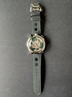 (Category: ) located in . Submitted by LE.Watches (Listing ID 1302256178, Image 1). Description: .